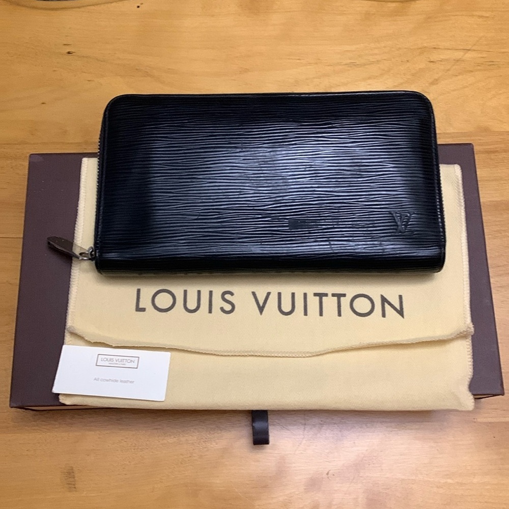 Louis Vuitton 2013 Epi Leather Zippy Organizer Continental Wallet box dustcover
